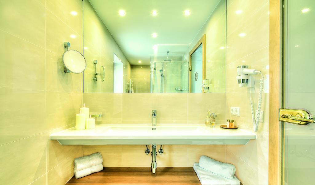 Hotel Garni Urezza Ischgl Zimmer foto