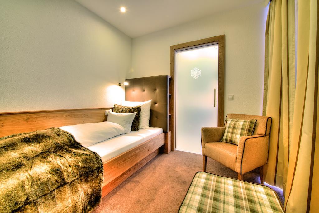 Hotel Garni Urezza Ischgl Zimmer foto