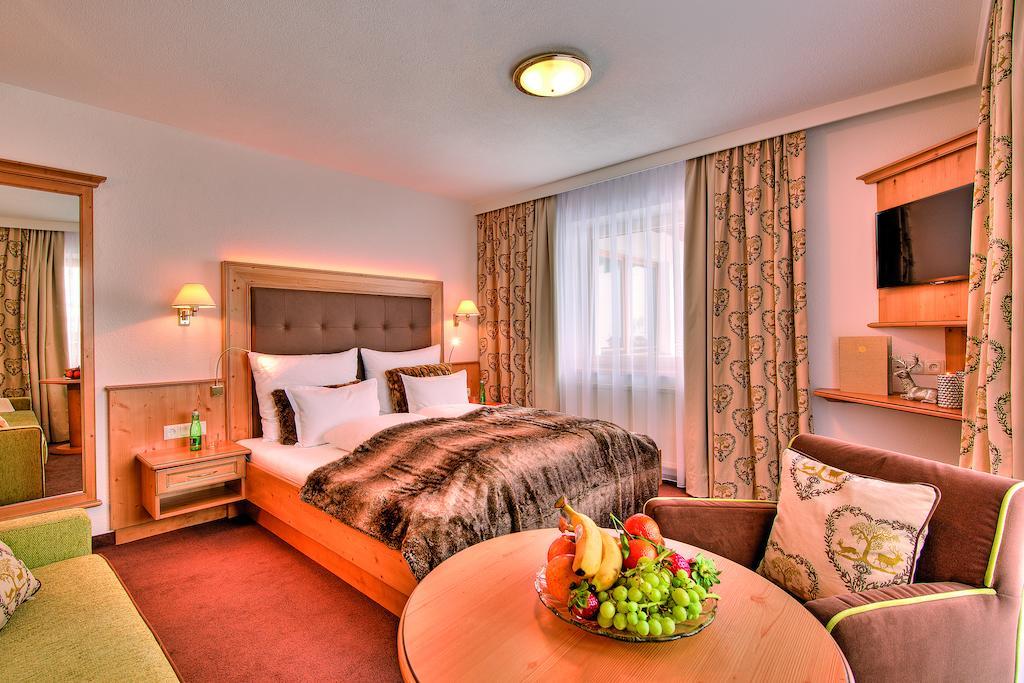 Hotel Garni Urezza Ischgl Zimmer foto