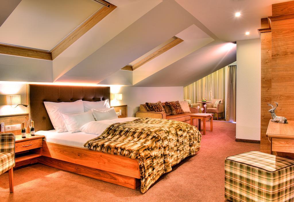Hotel Garni Urezza Ischgl Zimmer foto