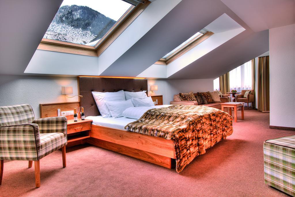 Hotel Garni Urezza Ischgl Zimmer foto